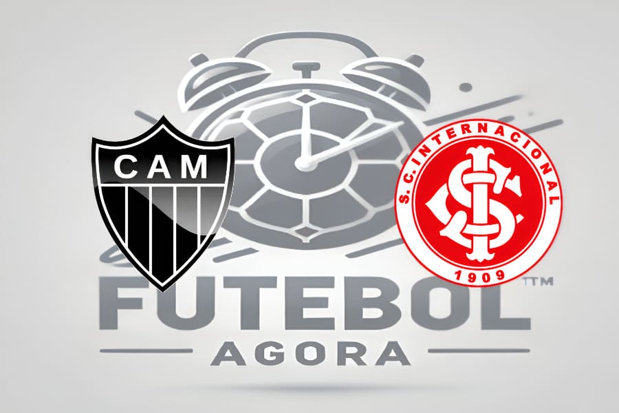 Jogadores do Atlético-MG e Internacional em ação durante o jogo do Brasileirão 2025 no estádio com torcida animada